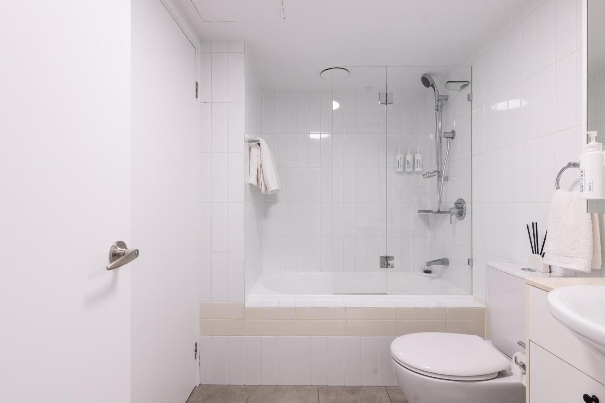Private Cbd Bedroom In A Shared On River